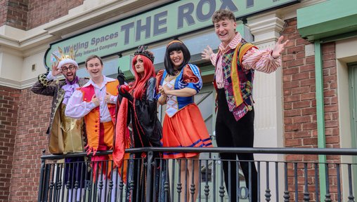 https://www.thenorthernecho.co.uk/news/25519593.roxy-leadgate-cast-snow-white-pantomime/?ref=rss