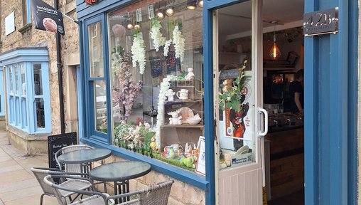 https://www.thenorthernecho.co.uk/news/25287362.eating-madhatter-tearoom-kitchen-barnard-castle/?ref=rss