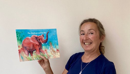https://www.thenorthernecho.co.uk/news/25423043.heighington-grandmother-writes-childrens-book-save-elephants/?ref=rss