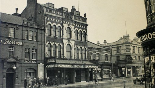 https://www.thenorthernecho.co.uk/news/26045306.darlington-book-fair-features-rare-theatre-royal-documents/?ref=rss