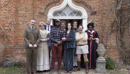 https://www.thenorthernecho.co.uk/news/25957820.simon-farnaby---film-bbc-ghosts-star-darlington/?ref=rss