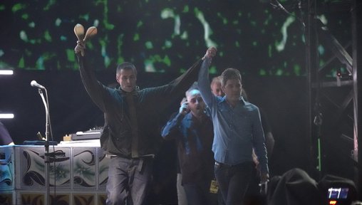 https://www.thenorthernecho.co.uk/news/25291644.watch-oasis-reunite-16-years-cardiff-concert/?ref=rss